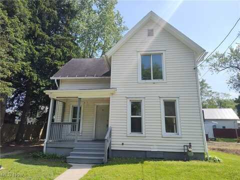 681 Madison Street, Conneaut, OH 44030