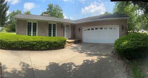 5071 Echoglenn Street NW, North Canton, OH 44720