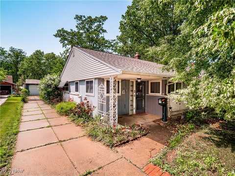516 Bayfair Drive, Bay Village, OH 44140