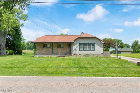 129 Woodland Street SW, Hartville, OH 44632