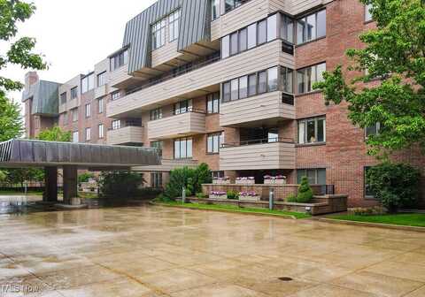 5200 Three Village Drive, Lyndhurst, OH 44124