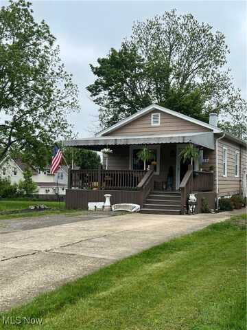 724 8th Street, Struthers, OH 44471