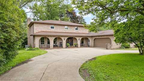 3815 Fulton Drive NW, Canton, OH 44718