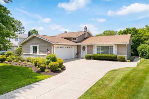 4128 Ashton Circle, North Olmsted, OH 44070