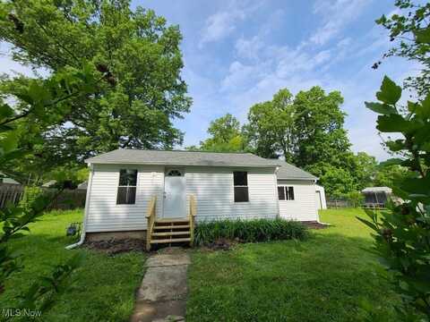 11435 Ridgefield Avenue NE, Alliance, OH 44601