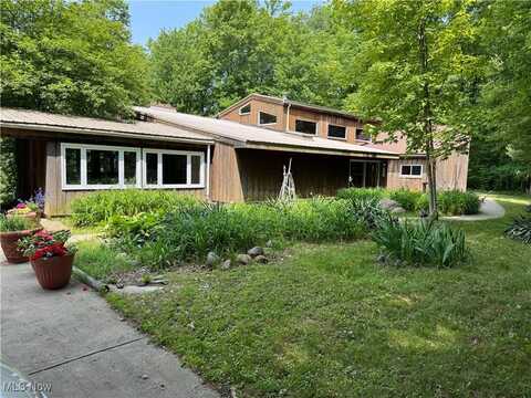 5060 Leffingwell Road, Canfield, OH 44406
