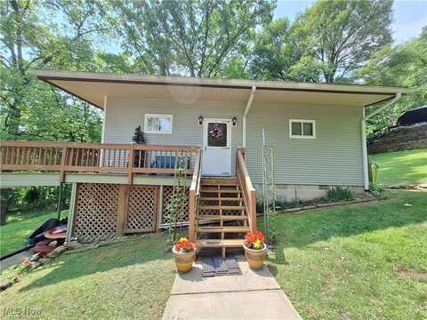 47033 Tomahawk Drive, Negley, OH 44441