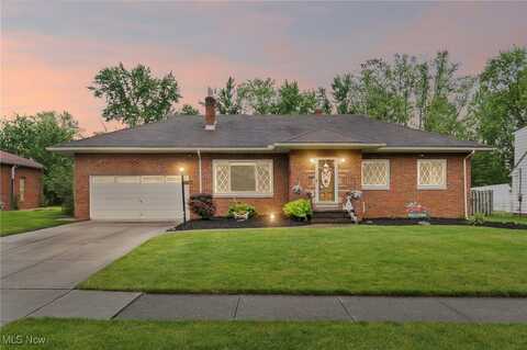 10821 Barrington Boulevard, Parma Heights, OH 44130