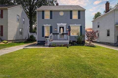 230 Hayes Avenue, Cuyahoga Falls, OH 44221