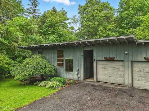 7712 Blackford Drive, Chagrin Falls, OH 44022