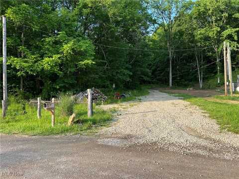 1565 Back Run Road, Philo, OH 43771