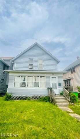 647 Wooster Road W, Barberton, OH 44203