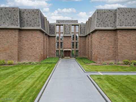 2385 Covington Road, Akron, OH 44313