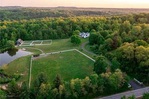 9050 Mentor Road, Chardon, OH 44024