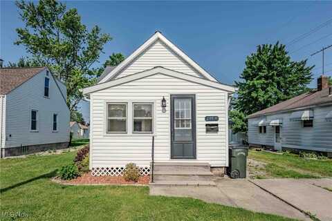 203 Warren Avenue, Elyria, OH 44035