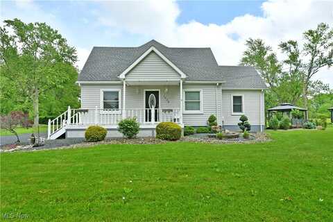 1735 Pleasant Valley Road, Girard, OH 44420