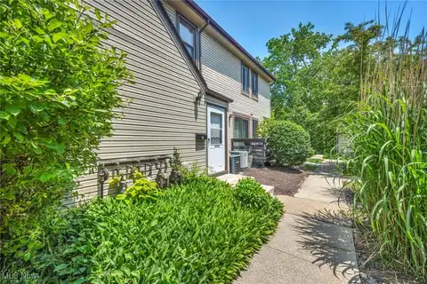 552 turney rd, Bedford, OH 44146