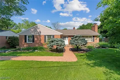 923 Hillcrest Avenue SW, North Canton, OH 44720