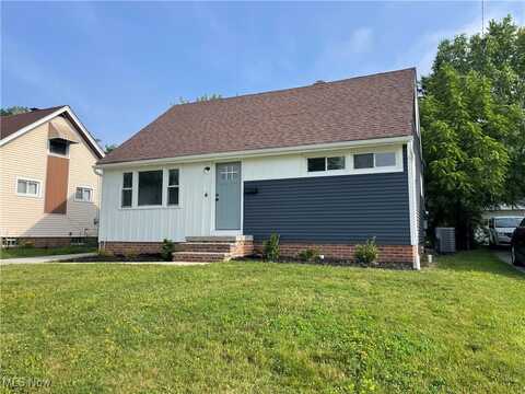 16005 Walvern Boulevard, Maple Heights, OH 44137