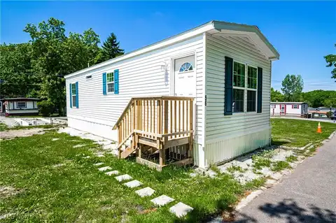 8323 Eagle Road, Kirtland, OH 44094