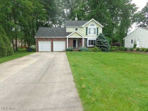 1418 Newport Drive, Macedonia, OH 44056
