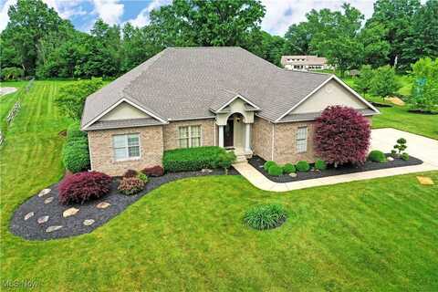 3455 Winners Circle, Canfield, OH 44406