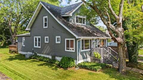 674 Columbus Avenue, Akron, OH 44306