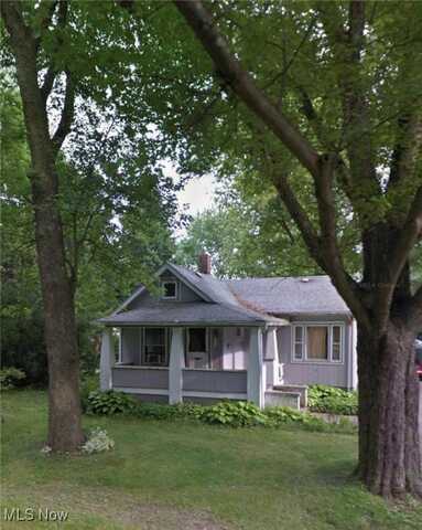 3343 Lawnview Avenue, Lowellville, OH 44436
