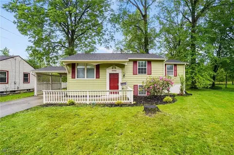 2405 Parkwood Drive NW, Warren, OH 44485