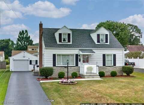 200 Helena Drive, Struthers, OH 44471