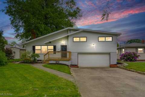 1924 Tiffany Drive NE, Warren, OH 44483