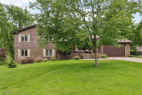 9233 Windswept Drive, Brecksville, OH 44141
