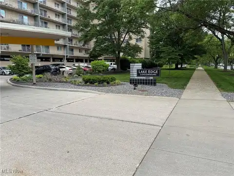 10301 Lake Avenue, Cleveland, OH 44102