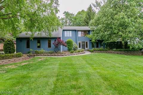 6036 Whiteford Drive, Highland Heights, OH 44143