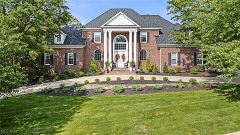 1551 Lancaster Gate SE, North Canton, OH 44709