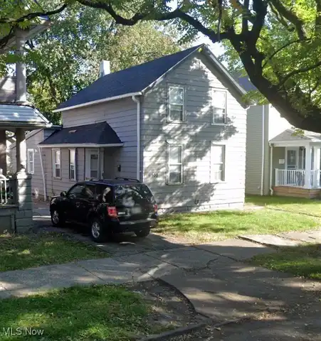 6900 Lawn Avenue, Cleveland, OH 44102