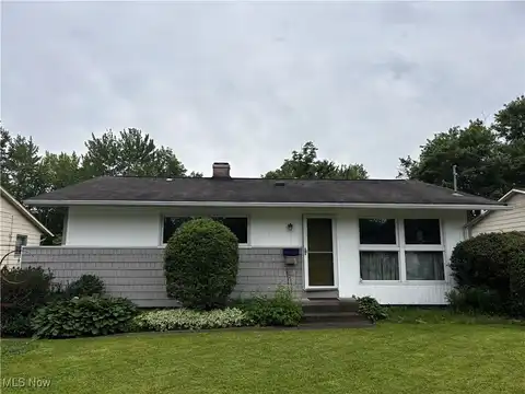 2325 Stewart Drive NW, Warren, OH 44485