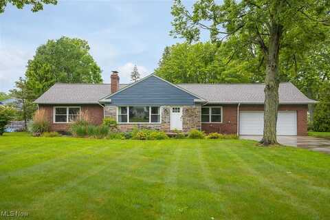 2611 E Pleasant Valley Road, Seven Hills, OH 44131