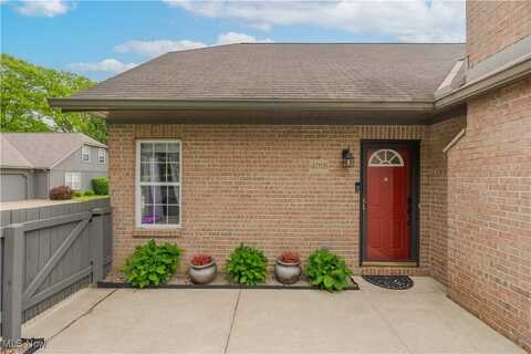 4018 Villas Drive, Stow, OH 44224