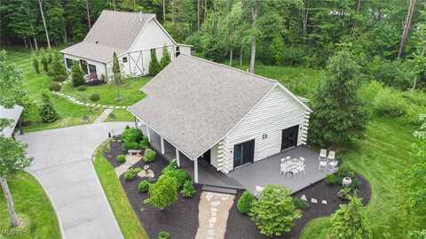 7090 Country Lane, Chagrin Falls, OH 44023