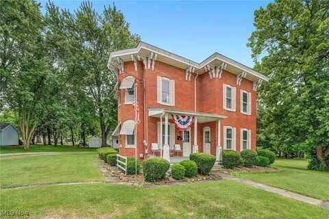 631 W Herrick Avenue, Wellington, OH 44090