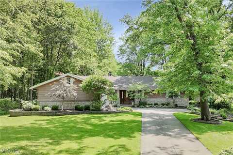 9127 Fair Meadow Place, Strongsville, OH 44149
