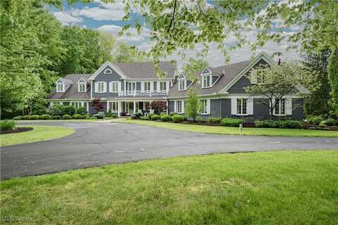17980 Windy Lakes Circle, Chagrin Falls, OH 44023