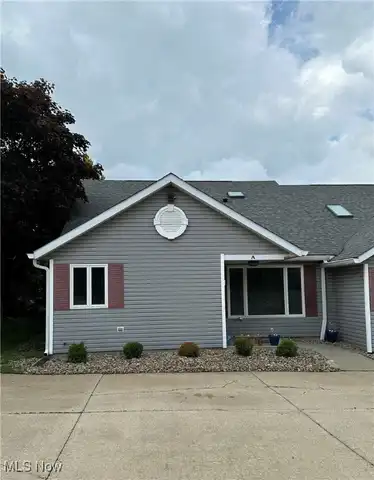 160 Bryn Mawr Unit A Street, Ravenna, OH 44266