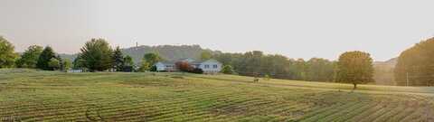 3394 Camille Road SW, Sherrodsville, OH 44675
