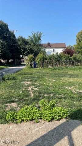 2872 W 32nd Street, Cleveland, OH 44113
