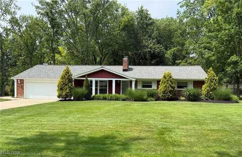 9034 Pleasantview Drive, Northfield Center, OH 44067