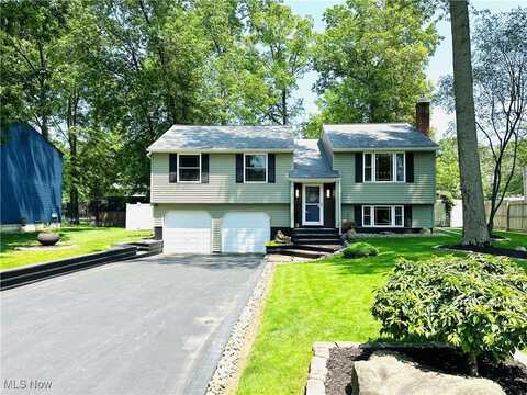132 Dennis Drive, Cortland, OH 44410