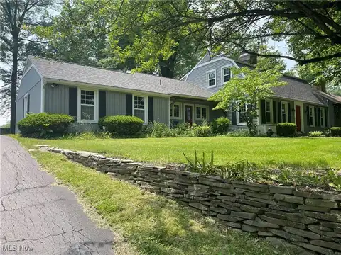 830 Blueberry Hill Drive, Canfield, OH 44406