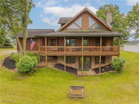 6165 Tyro Street NE, Louisville, OH 44641